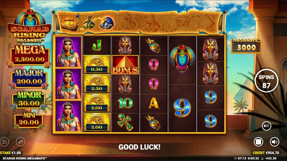 Tampilan visual slot Scarab Rising Megaways dengan nuansa Mesir Kuno